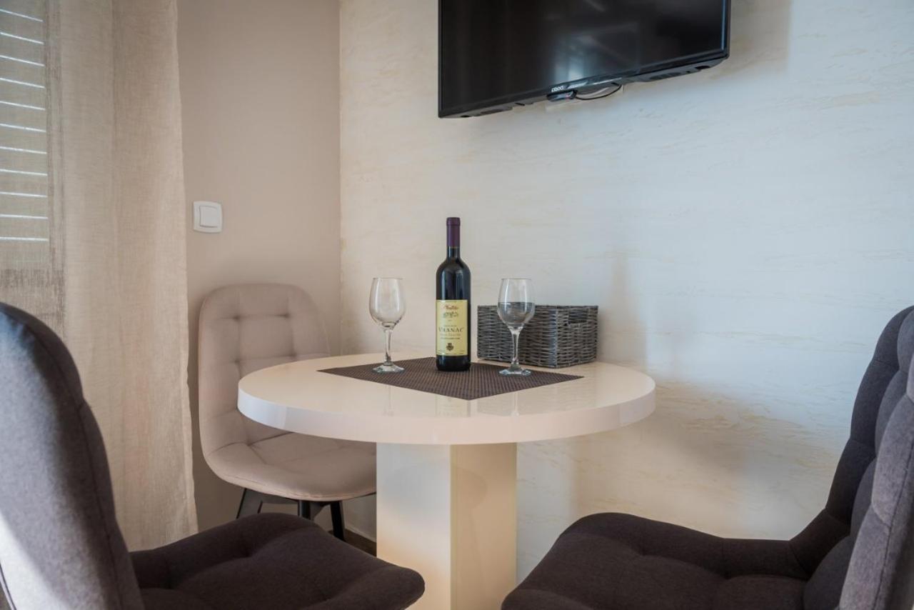 " Tiamat " Apartmani Tivat Exterior foto